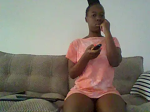 Snapshot of Oliviia_ chatting on 10/19/25, 04:46 Oliviia  online show from 10/19/25, 04:46