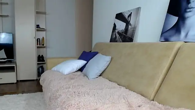 Snapshot of AlmaSquirt chatting on 12/18/24, 08:09 AlmaSquirt online show from 12/18/24, 08:09