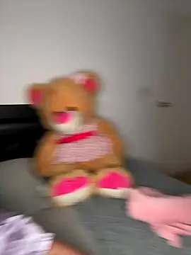 msschloee  online show from 10/26/25, 03:23