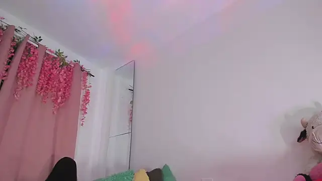 msschloee  online show from 11/08/25, 04:01