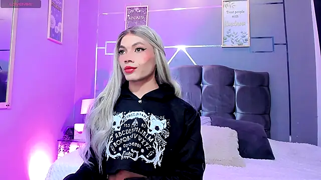 Megan Do Santos online show from 11/08/25, 01:33