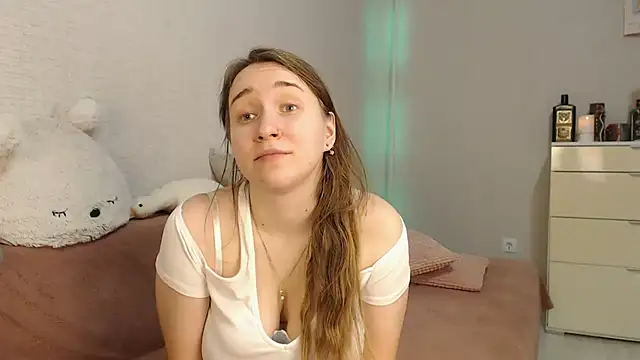 Snapshot of lovely_hayley chatting on 12/10/24, 09:22 lovely hayley online show from 12/10/24, 09:22