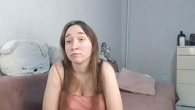 Snapshot of lovely_hayley chatting on 10/19/25, 10:10 lovely hayley online show from 10/19/25, 10:10