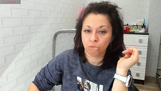 Snapshot of TeasyLana chatting on 04/17/26, 04:59 TeasyLana online show from 04/17/26, 04:59