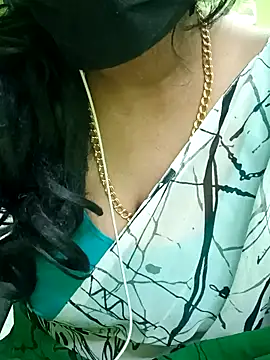 Aishu-tamil09 online show from 12/16/24, 04:49