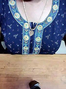 Aishu-tamil09 online show from 01/11/26, 11:48