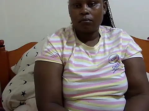 Snapshot of Pretty_lilly02 chatting on 10/31/25, 05:30 Pretty lilly02 online show from 10/31/25, 05:30