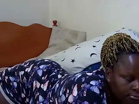 Snapshot of Pretty_lilly02 chatting on 12/19/25, 07:15 Pretty lilly02 online show from 12/19/25, 07:15