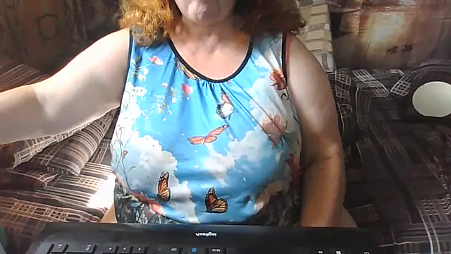 Snapshot of RoseRed69 chatting on 07/06/26, 07:05 RoseRed69 online show from 07/06/26, 07:05