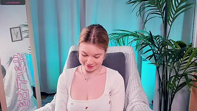 PollyHathor online show from 02/14/25, 09:43