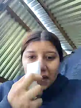 Snapshot of caro_sweett chatting on 12/02/24, 02:08 caro sweett online show from 12/02/24, 02:08