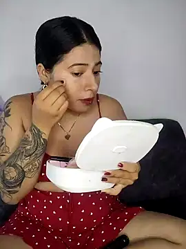 Snapshot of caro_sweett chatting on 12/05/24, 12:22 caro sweett online show from 12/05/24, 12:22