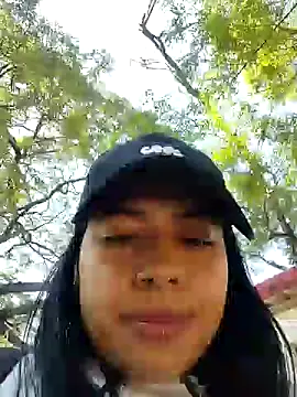 Snapshot of caro_sweett chatting on 12/11/24, 12:23 caro sweett online show from 12/11/24, 12:23