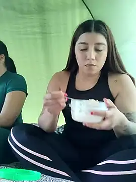 Snapshot of caro_sweett chatting on 12/16/24, 04:05 caro sweett online show from 12/16/24, 04:05