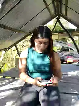 Snapshot of caro_sweett chatting on 12/27/24, 01:18 caro sweett online show from 12/27/24, 01:18