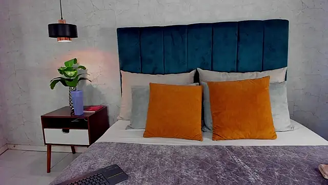 Luna18Pink online show from 03/28/26, 12:49