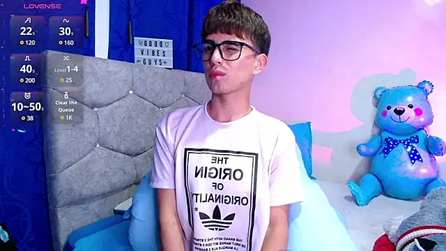 OwenBluee online show from 01/11/25, 12:01