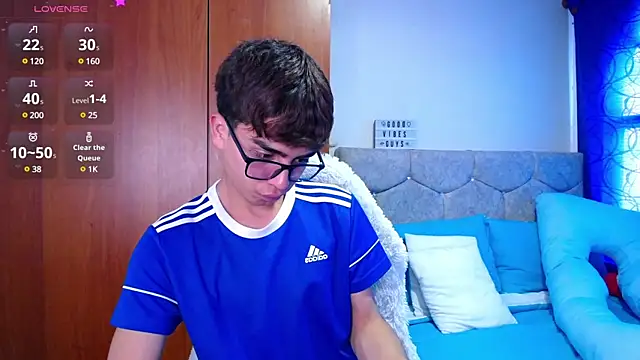 OwenBluee online show from 01/14/25, 05:45