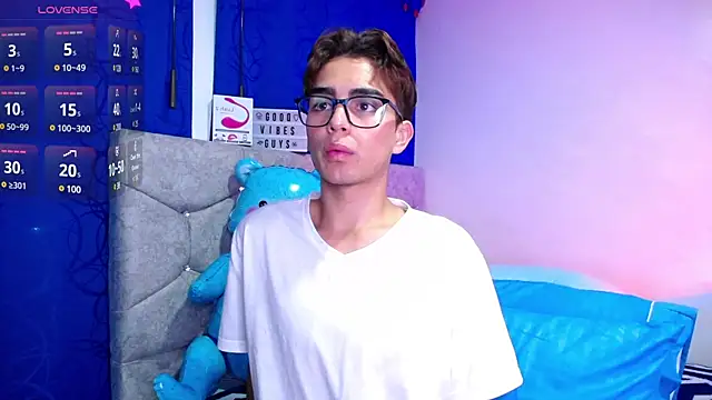 OwenBluee online show from 01/29/25, 06:33