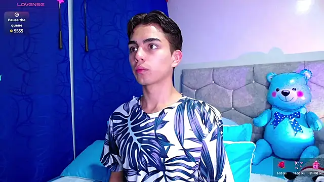 OwenBluee online show from 02/03/25, 04:57