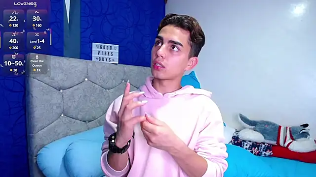 OwenBluee online show from 02/27/25, 08:17