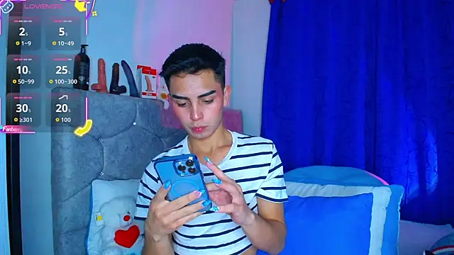 OwenBluee online show from 10/20/25, 06:14