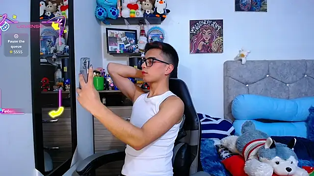 OwenBluee online show from 02/27/26, 06:35