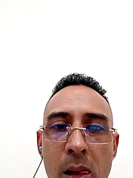 Snapshot of paisa233 chatting on 09/29/25, 04:56 paisa233 online show from 09/29/25, 04:56