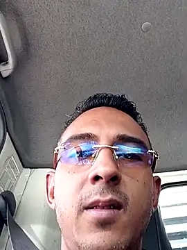 Snapshot of paisa233 chatting on 10/14/25, 04:19 paisa233 online show from 10/14/25, 04:19