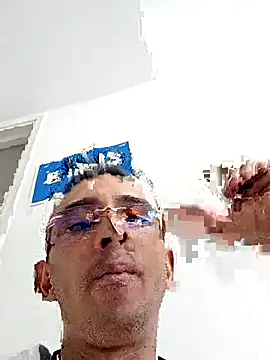 Snapshot of paisa233 chatting on 10/22/25, 03:56 paisa233 online show from 10/22/25, 03:56