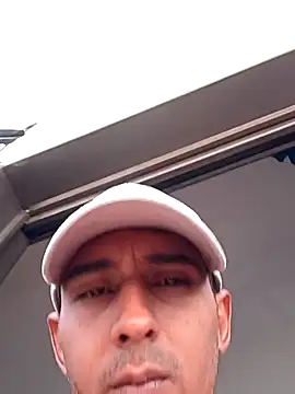 Snapshot of paisa233 chatting on 10/25/25, 07:30 paisa233 online show from 10/25/25, 07:30