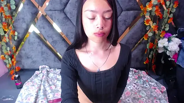 Sofia Mirandaa18 online show from 01/31/25, 12:51