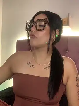 Snapshot of angellique_22 chatting on 02/07/25, 08:11 angellique 22 online show from 02/07/25, 08:11