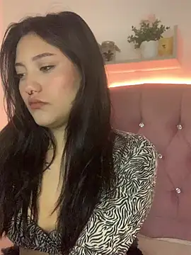 Snapshot of angellique_22 chatting on 02/27/25, 10:37 angellique 22 online show from 02/27/25, 10:37