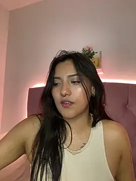 Snapshot of angellique_22 chatting on 03/05/25, 06:23 angellique 22 online show from 03/05/25, 06:23