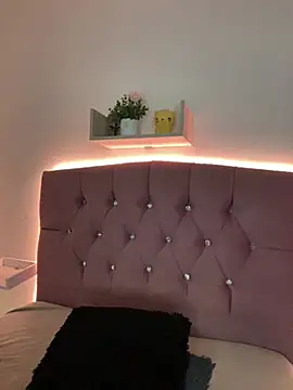 Snapshot of angellique_22 chatting on 03/06/25, 04:30 angellique 22 online show from 03/06/25, 04:30