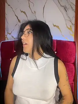 Snapshot of angellique_22 chatting on 09/20/25, 05:52 angellique 22 online show from 09/20/25, 05:52