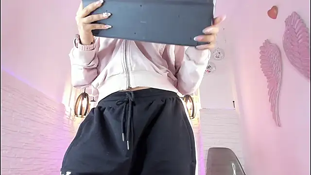 Snapshot of mia_six66 chatting on 02/02/25, 11:30 mia six66 online show from 02/02/25, 11:30