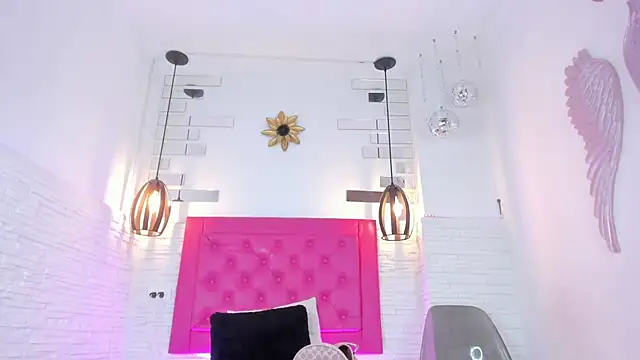 Snapshot of mia_six66 chatting on 03/22/25, 11:32 mia six66 online show from 03/22/25, 11:32