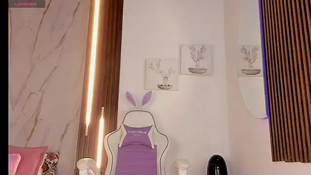 Snapshot of mia_six66 chatting on 09/16/25, 12:06 mia six66 online show from 09/16/25, 12:06