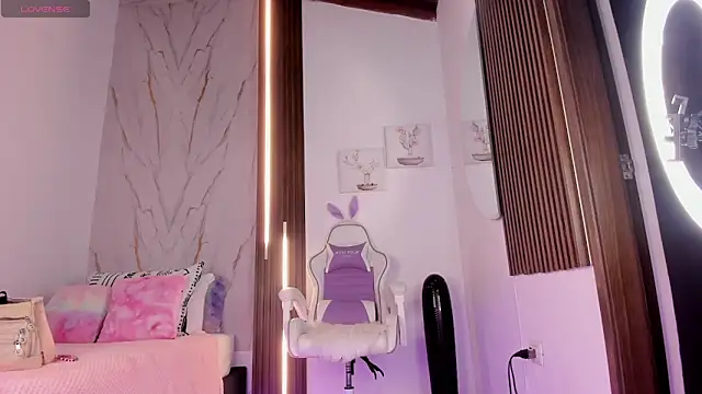 mia six66 online show from 11/04/25, 11:42