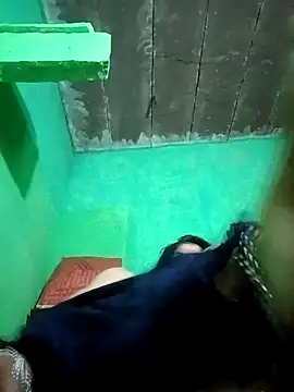 Snapshot of HOTBABITARAJ chatting on 01/01/25, 08:35 HOTBABITARAJ online show from 01/01/25, 08:35