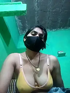 Snapshot of HOTBABITARAJ chatting on 03/19/25, 10:00 HOTBABITARAJ online show from 03/19/25, 10:00