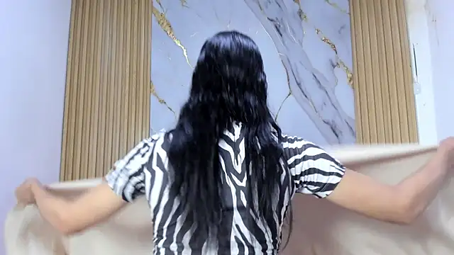 Snapshot of Luluu_08 chatting on 06/15/26, 03:36 Luluu 08 online show from 06/15/26, 03:36