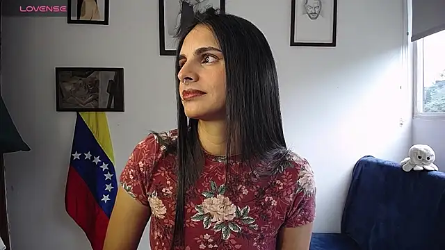 Snapshot of alma_violeta chatting on 01/13/26, 10:15 alma violeta online show from 01/13/26, 10:15