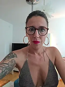 Snapshot of Klamsine chatting on 07/29/26, 05:38 Klamsine online show from 07/29/26, 05:38
