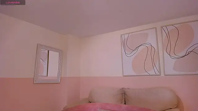 ValeriaRiveraX online show from 02/13/25, 07:24