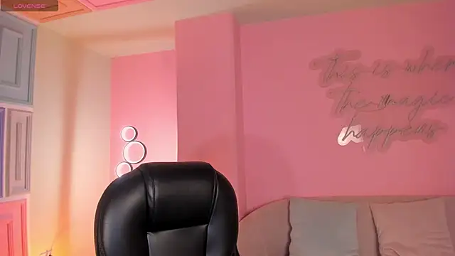 ValeriaRiveraX online show from 10/20/25, 12:11