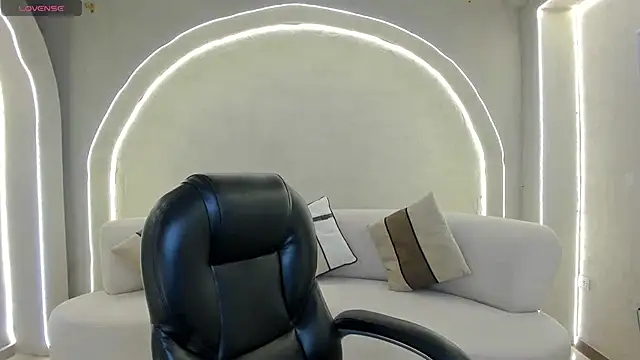 ArianaDumont online show from 01/10/26, 11:12