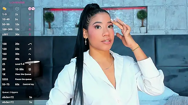 Snapshot of Salome_Diaz_ chatting on 02/18/25, 10:36 Salome Diaz  online show from 02/18/25, 10:36